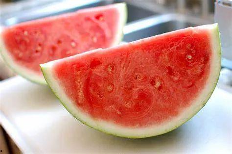 氛围感吃瓜照片,尽享吃瓜瞬间